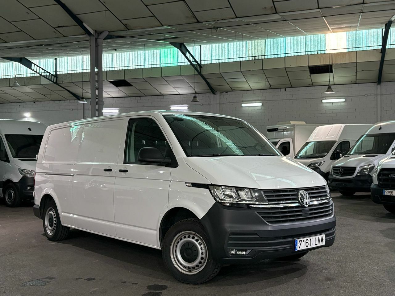 volkswagen transporter 2021 / foto grande (2)