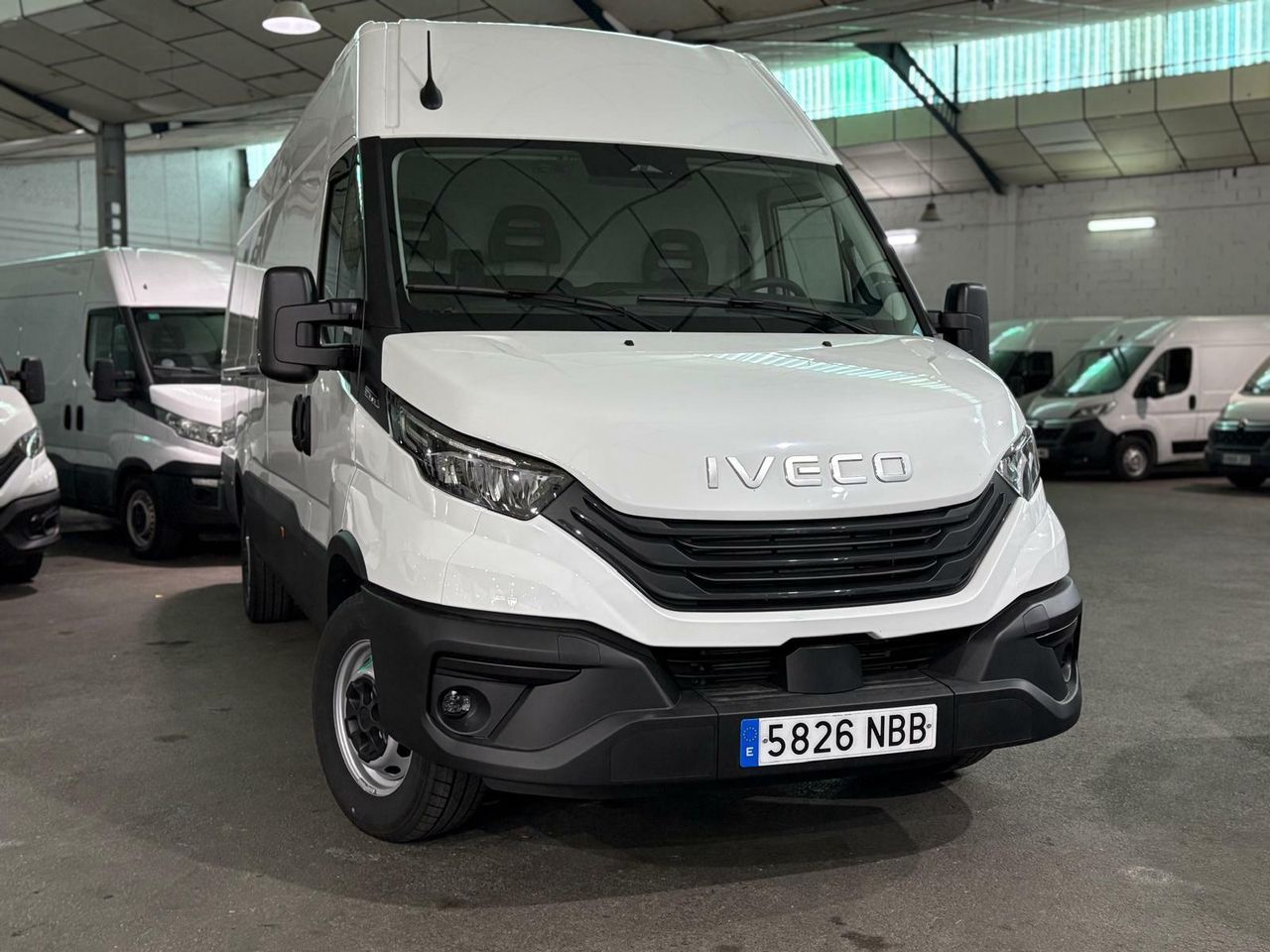 iveco daily 2025 / foto grande (2)