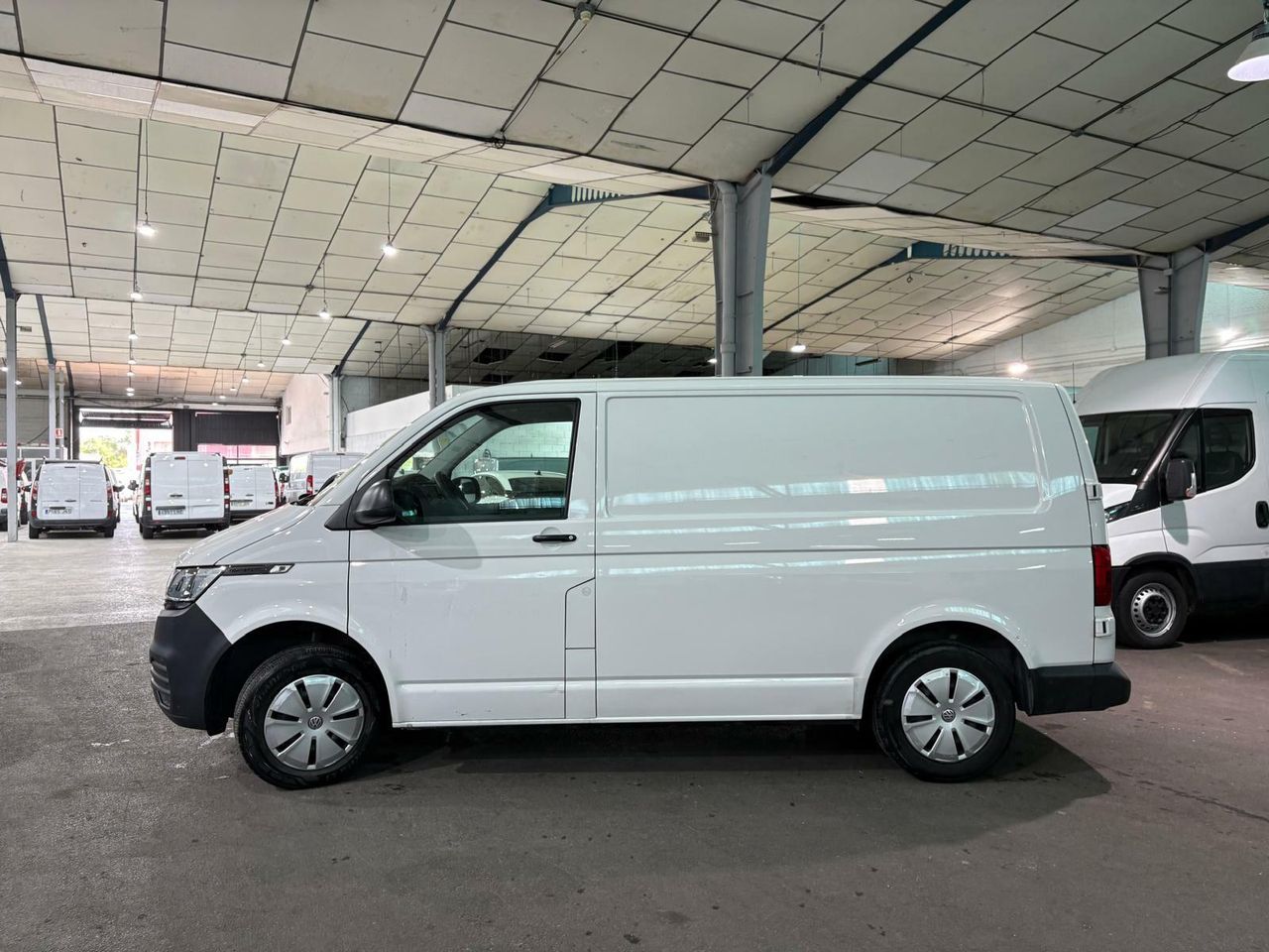 volkswagen transporter 2022 / foto grande (2)