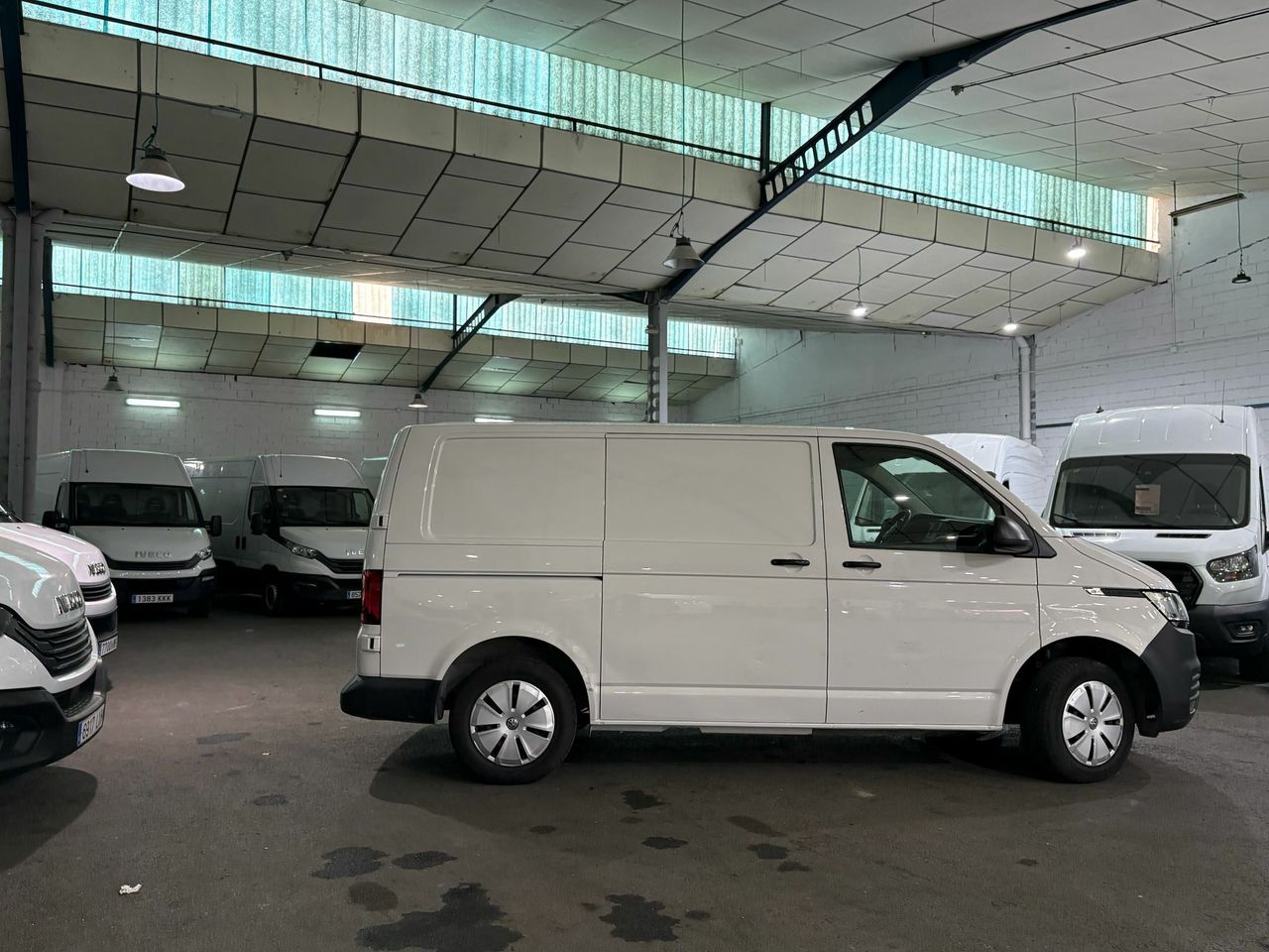 volkswagen transporter 2022 / foto grande (2)