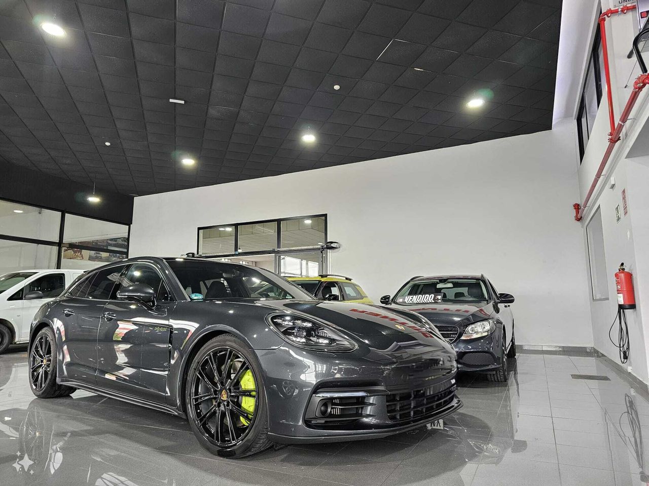 foto de porsche panamera 2018 de segunda mano