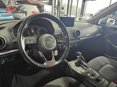 Audi A3 Audi A3 SB 1.6 TDi Aut. Xenon Navi Klima PDC ... Audi A3 SB 1.6 TDi Aut. Xenon 