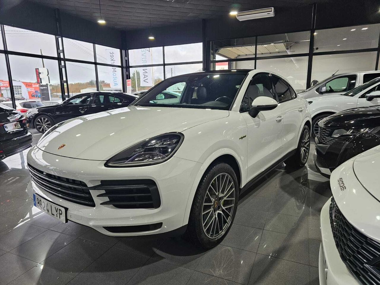 Porsche Cayenne Coupé E-Hybrid Platinum Edition  - Foto 2