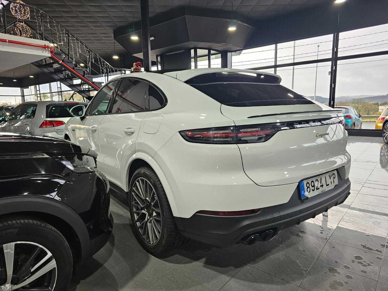 Porsche Cayenne Coupé E-Hybrid Platinum Edition  - Foto 2