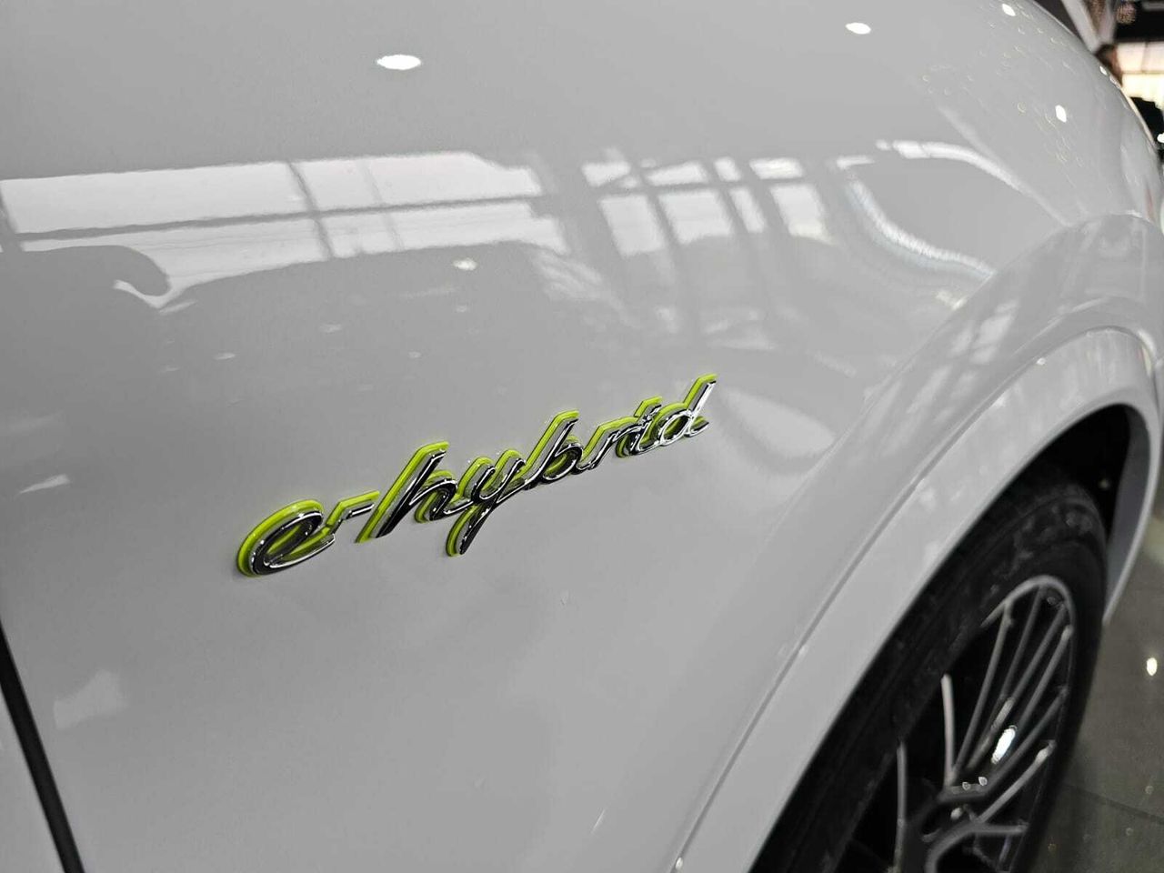 Porsche Cayenne E-Hybrid  - Foto 2