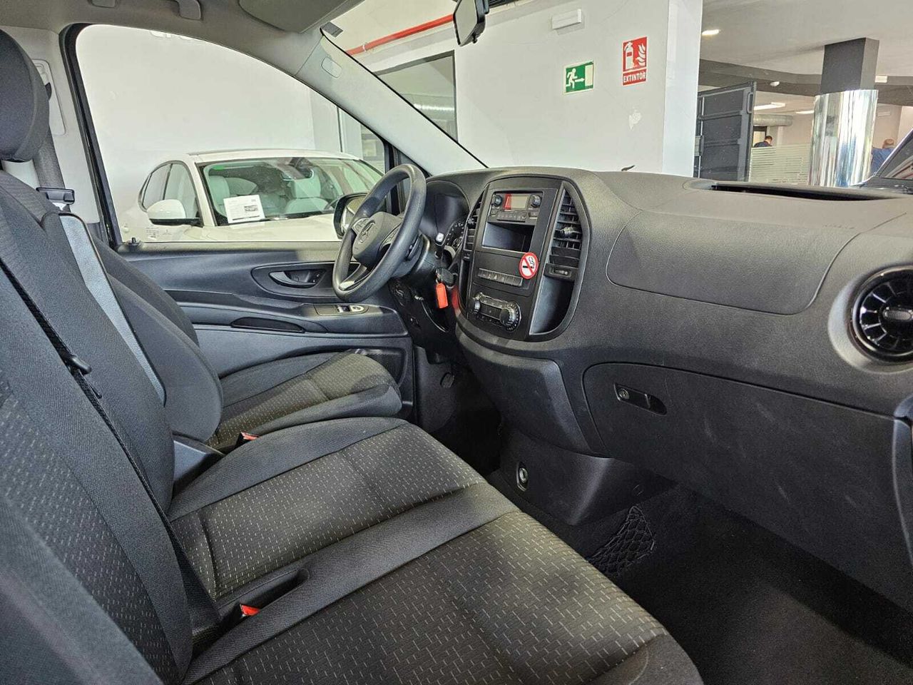 Mercedes Vito TOURER 116CDI 9 PLAZAS LARGA  - Foto 2