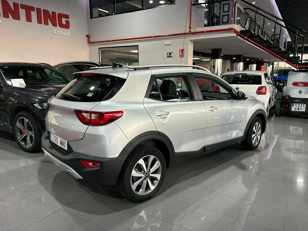Kia Stonic 1.0 TGDi MHEV MT Drive  - Foto 2