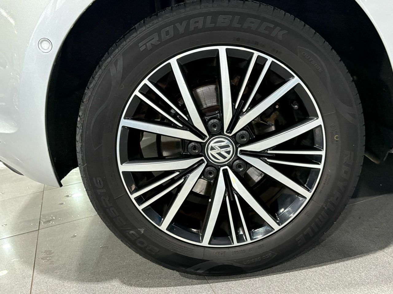 Volkswagen Golf 1.6TDI Edition 85kW. - Foto 2