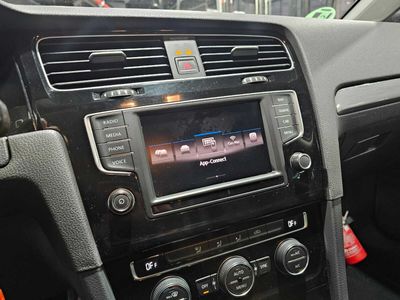 Volkswagen Golf 1.6TDI Edition 85kW.