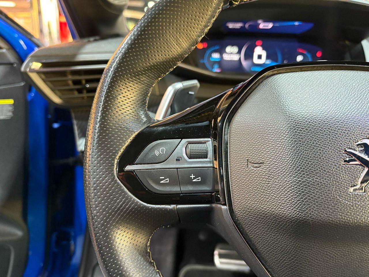 Peugeot 208 PureTech EAT8 GT Line PureTech EAT8 GT Line - Foto 2