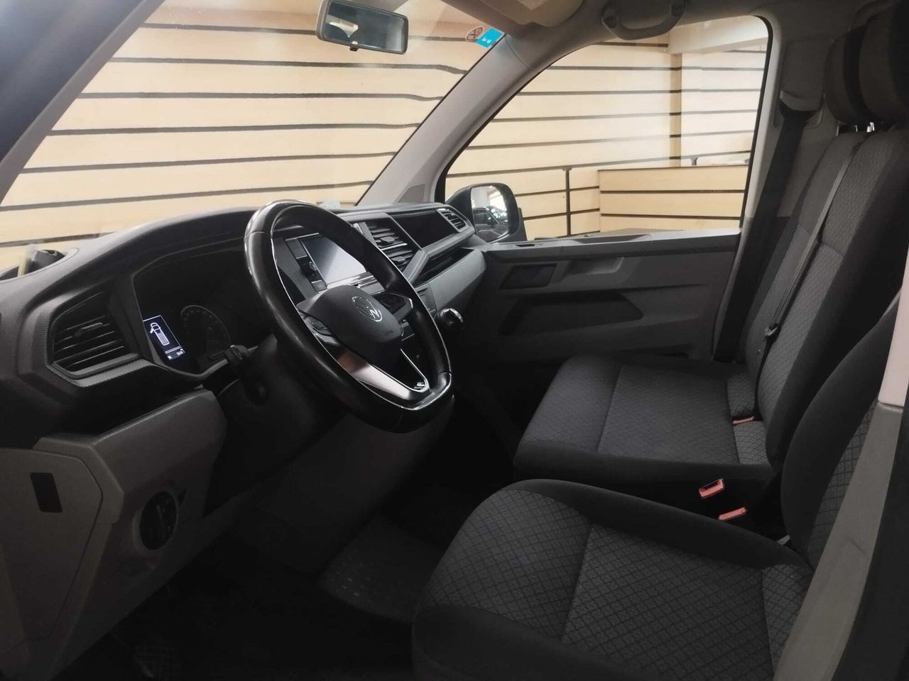 Volkswagen Caravelle CORTA 2.0 TDI 81KW (110CV) BMT  - Foto 2