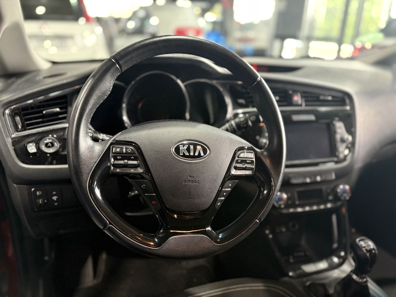 Kia Ceed 1.4 CRDi WGT Business  - Foto 2