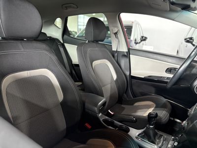 Kia Ceed 1.4 CRDi WGT Business 