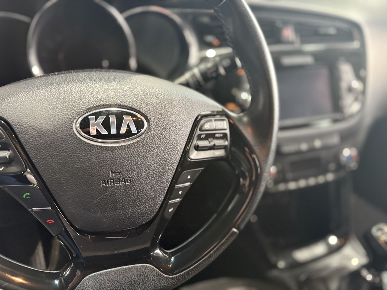 Kia Ceed 1.4 CRDi WGT Business  - Foto 2