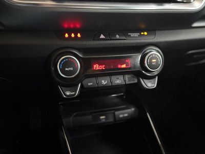 Kia Stonic 1.0 TGDi MHEV MT Drive 