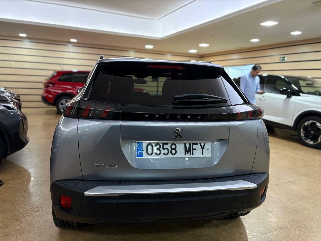 Peugeot 2008 Allure Puretech 100 S&S 6 Vel.  - Foto 2