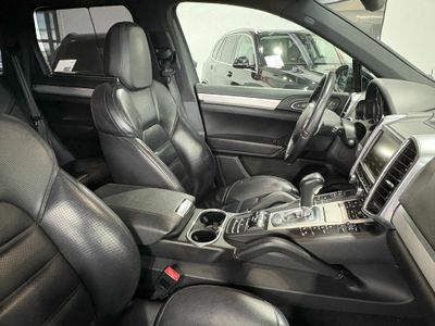 Porsche Cayenne 3.0 V6 245CV 