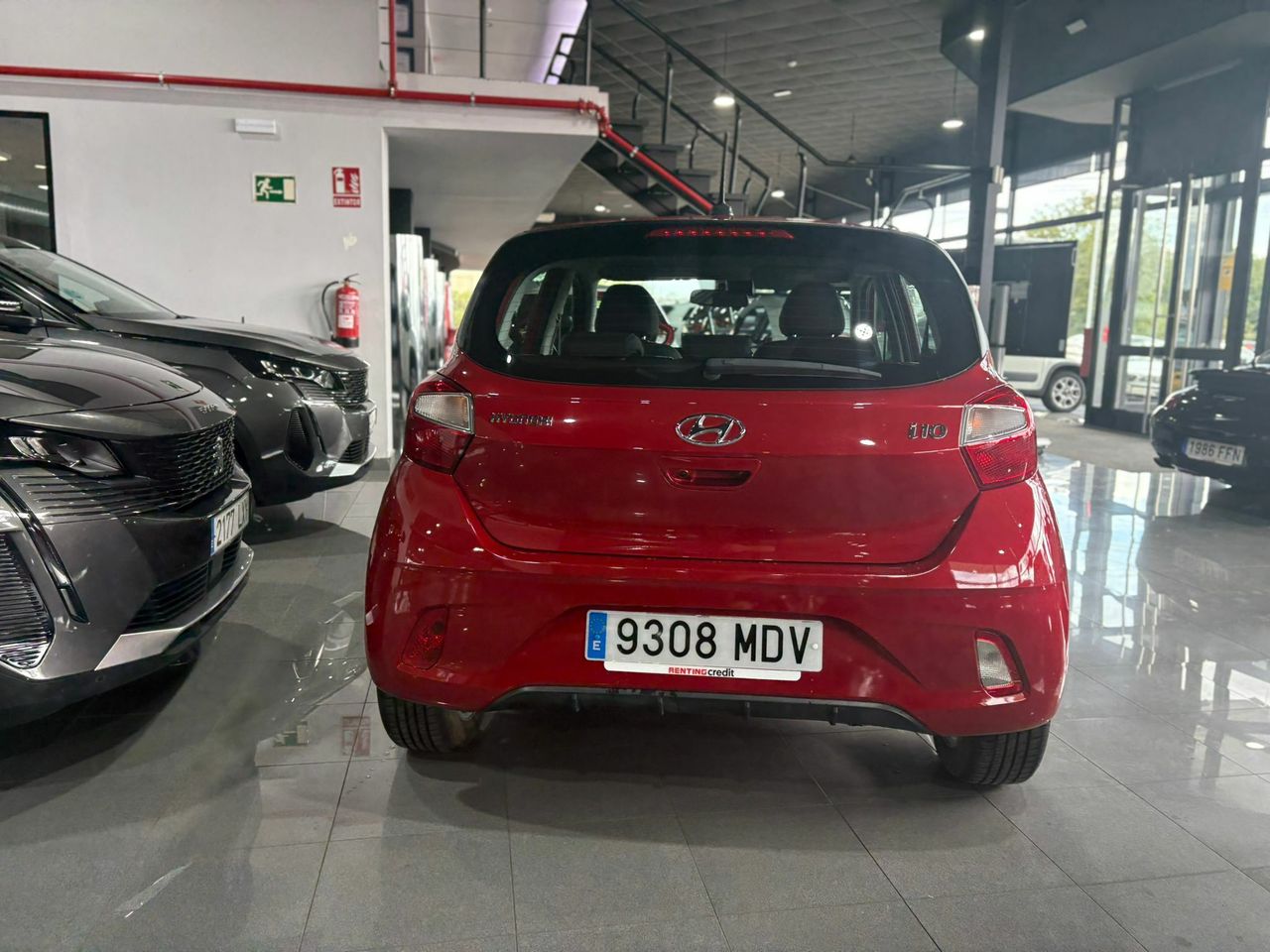 Hyundai i10 TECNO 1000 Llantas de aleación, LED diurnos, color bicolor opcional, pantalla 8″, antinieblas - Foto 2