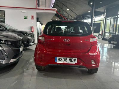 Hyundai i10 TECNO 1000 Llantas de aleación, LED diurnos, color bicolor opcional, pantalla 8″, antinieblas