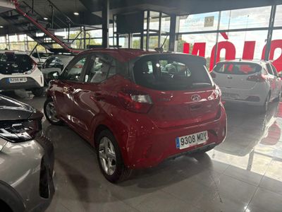 Hyundai i10 TECNO 1000 Llantas de aleación, LED diurnos, color bicolor opcional, pantalla 8″, antinieblas