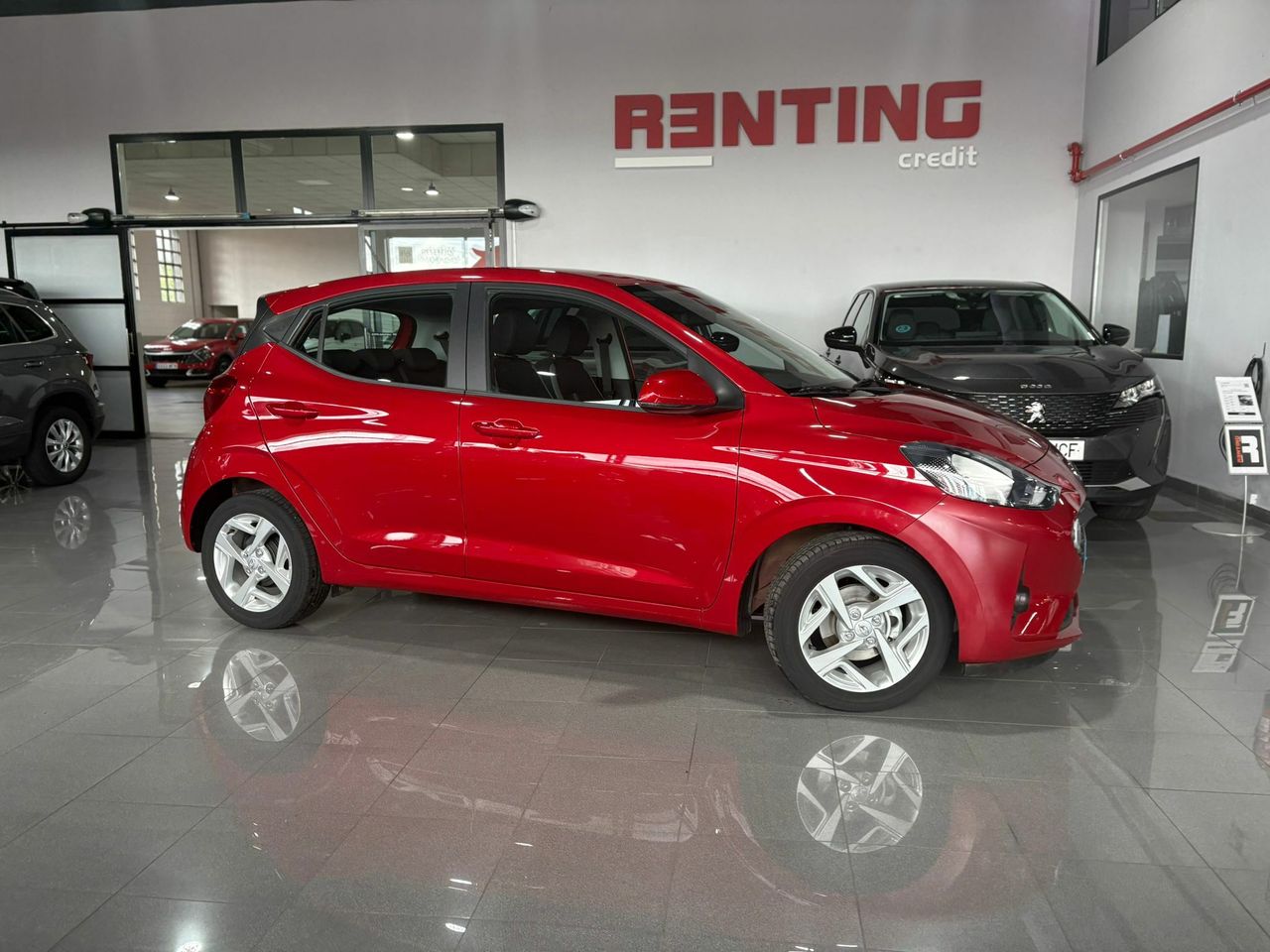 Hyundai i10 TECNO 1000 Llantas de aleación, LED diurnos, color bicolor opcional, pantalla 8″, antinieblas - Foto 2