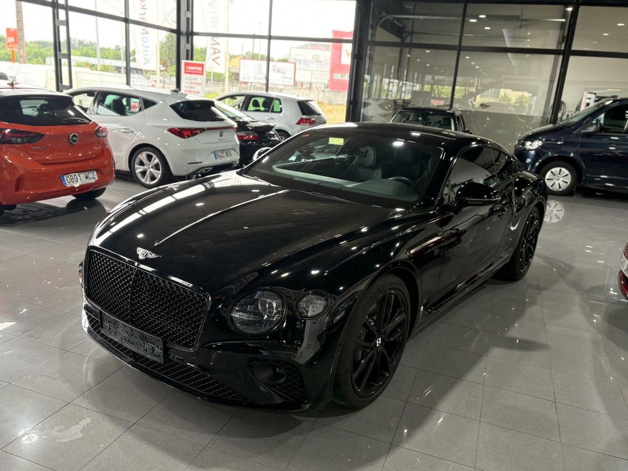 Bentley Continental GT Mulliner Blackline FIRST EDITION 635CV / BELUGA  2019 BENTLEY CONTINENTAL W12 BELUGA - Foto 2