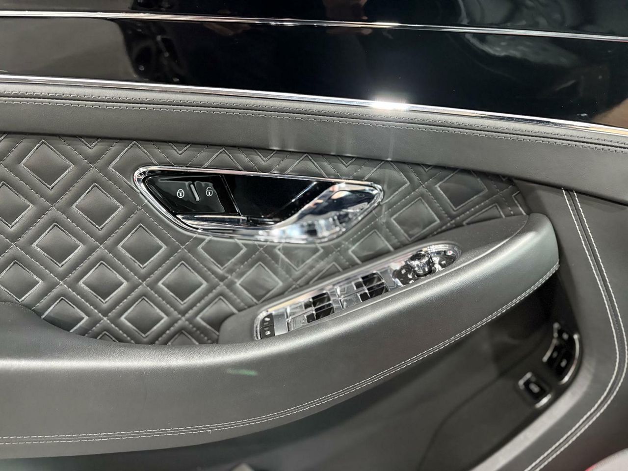 Bentley Continental GT Mulliner Blackline FIRST EDITION 635CV / BELUGA  2019 BENTLEY CONTINENTAL W12 BELUGA - Foto 2