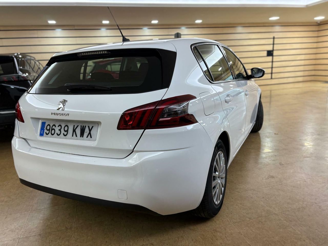 Peugeot 308 Business Line 1.2 PureTech 81KW (110CV)  - Foto 2
