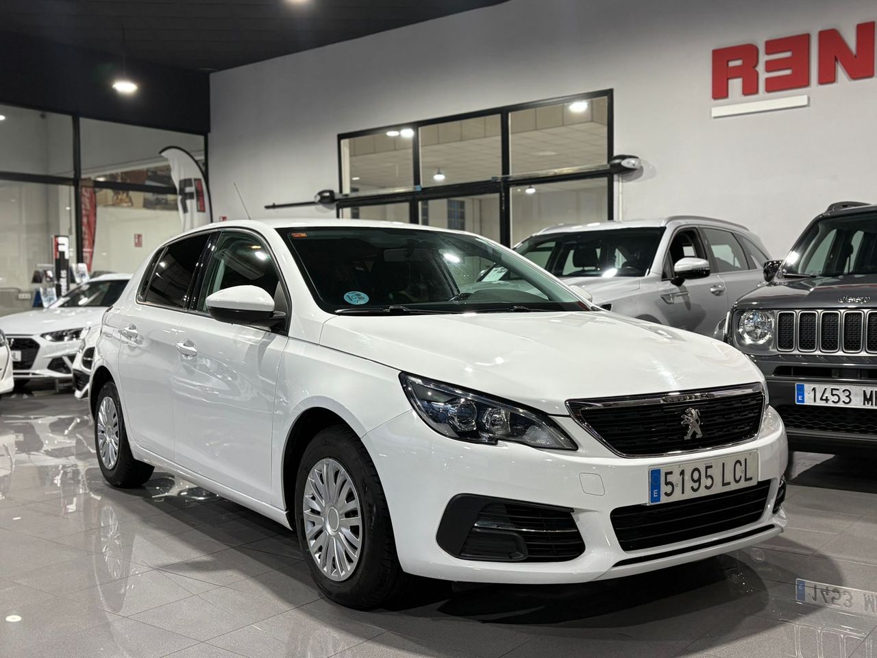 Peugeot 308 Business Line 1.2 PureTech 81KW (110CV)  - Foto 2