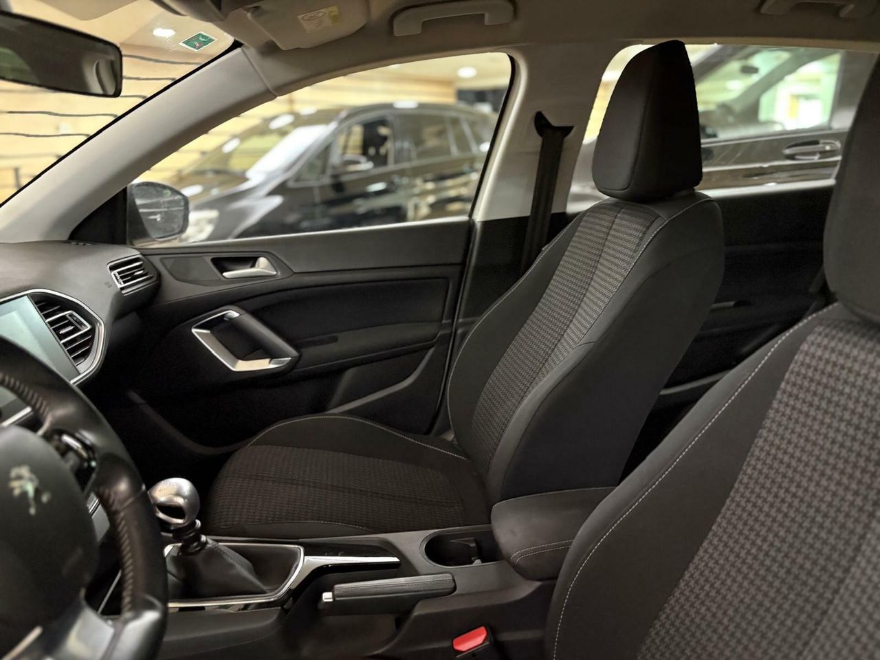 Peugeot 308 Business Line 1.2 PureTech 81KW (110CV)  - Foto 2
