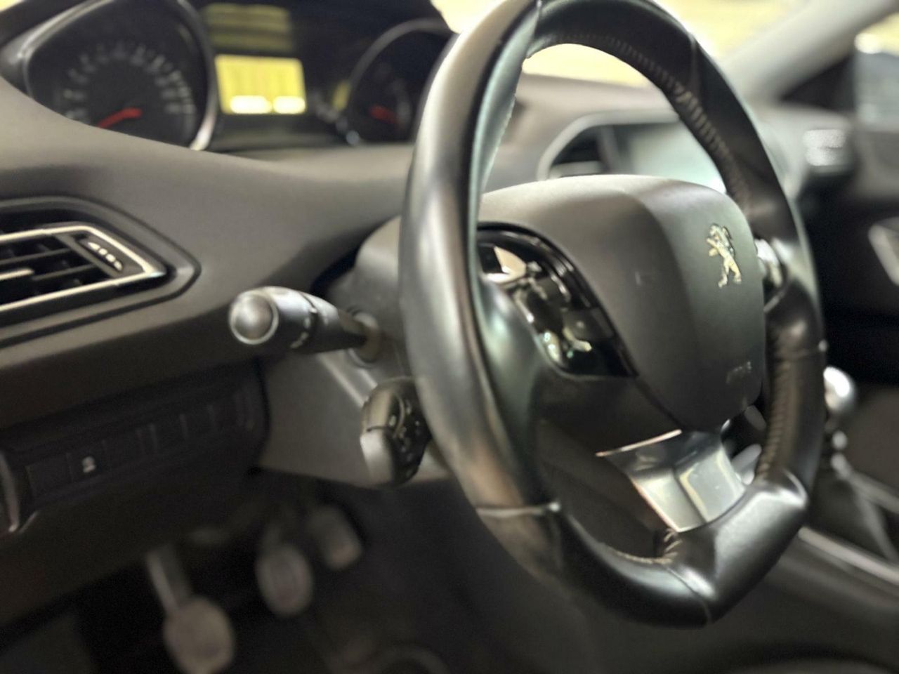 Peugeot 308 Business Line 1.2 PureTech 81KW (110CV)  - Foto 2
