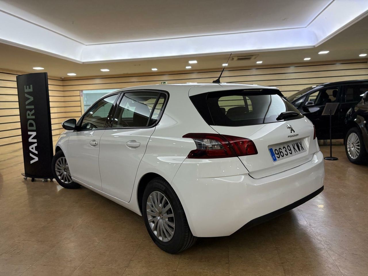Peugeot 308 Business Line 1.2 PureTech 81KW (110CV)  - Foto 2