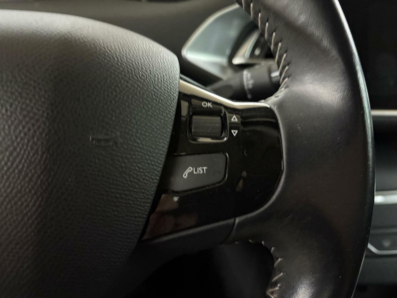 Peugeot 308 Business Line 1.2 PureTech 81KW (110CV)  - Foto 2