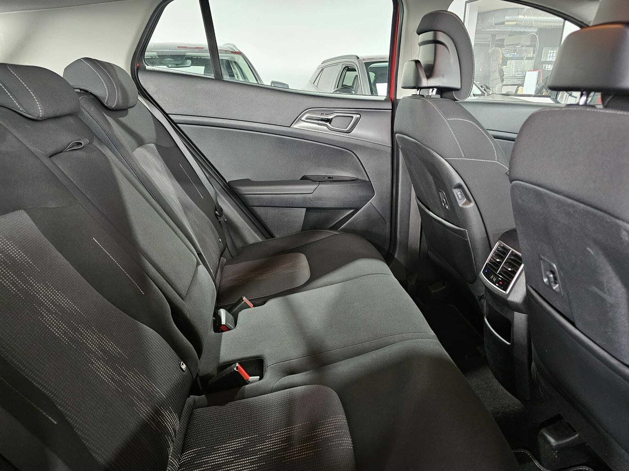 Kia Sportage DRIVH	1.6 T-GDI HEV 171KW (230CV) DRIVE 4X2  - Foto 2