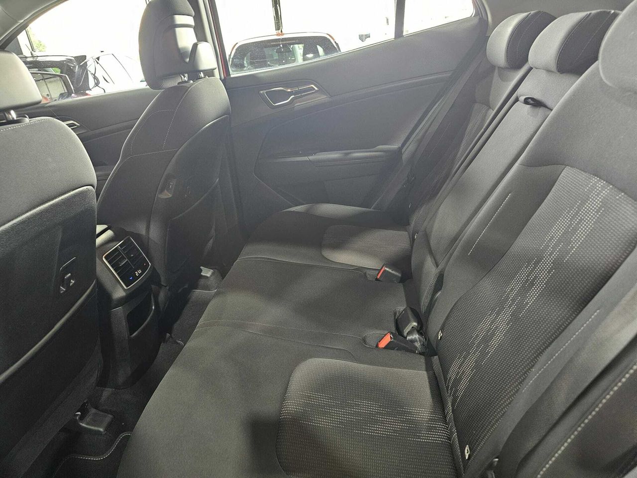 Kia Sportage DRIVH	1.6 T-GDI HEV 171KW (230CV) DRIVE 4X2  - Foto 2