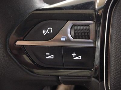 Peugeot 5008 ALLUR	1.2 PURETECH 96KW S&S ALLURE EAT8 