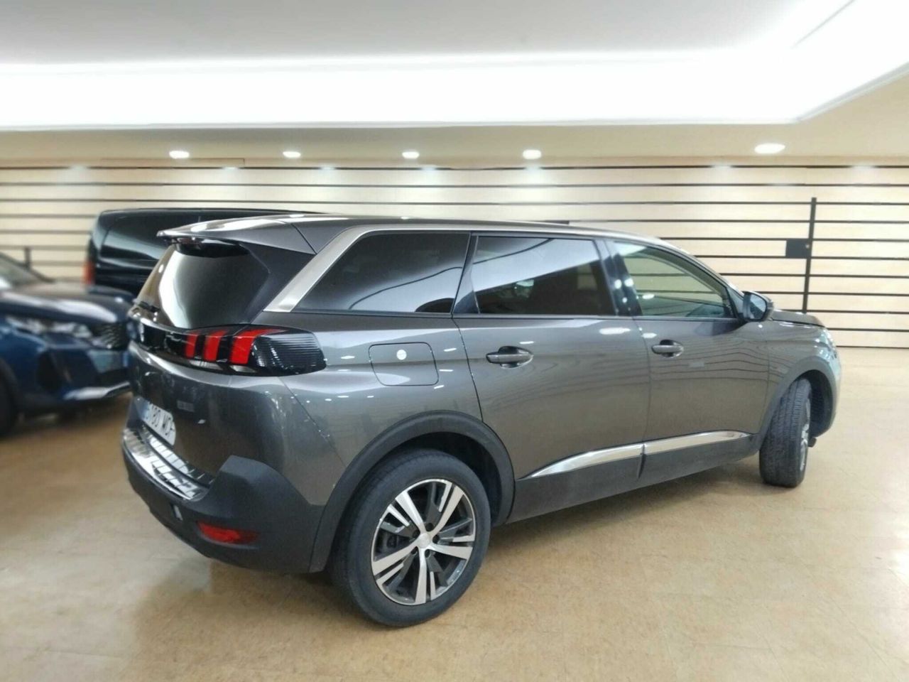 Peugeot 5008 ALLUR	1.2 PURETECH 96KW S&S ALLURE EAT8  - Foto 2