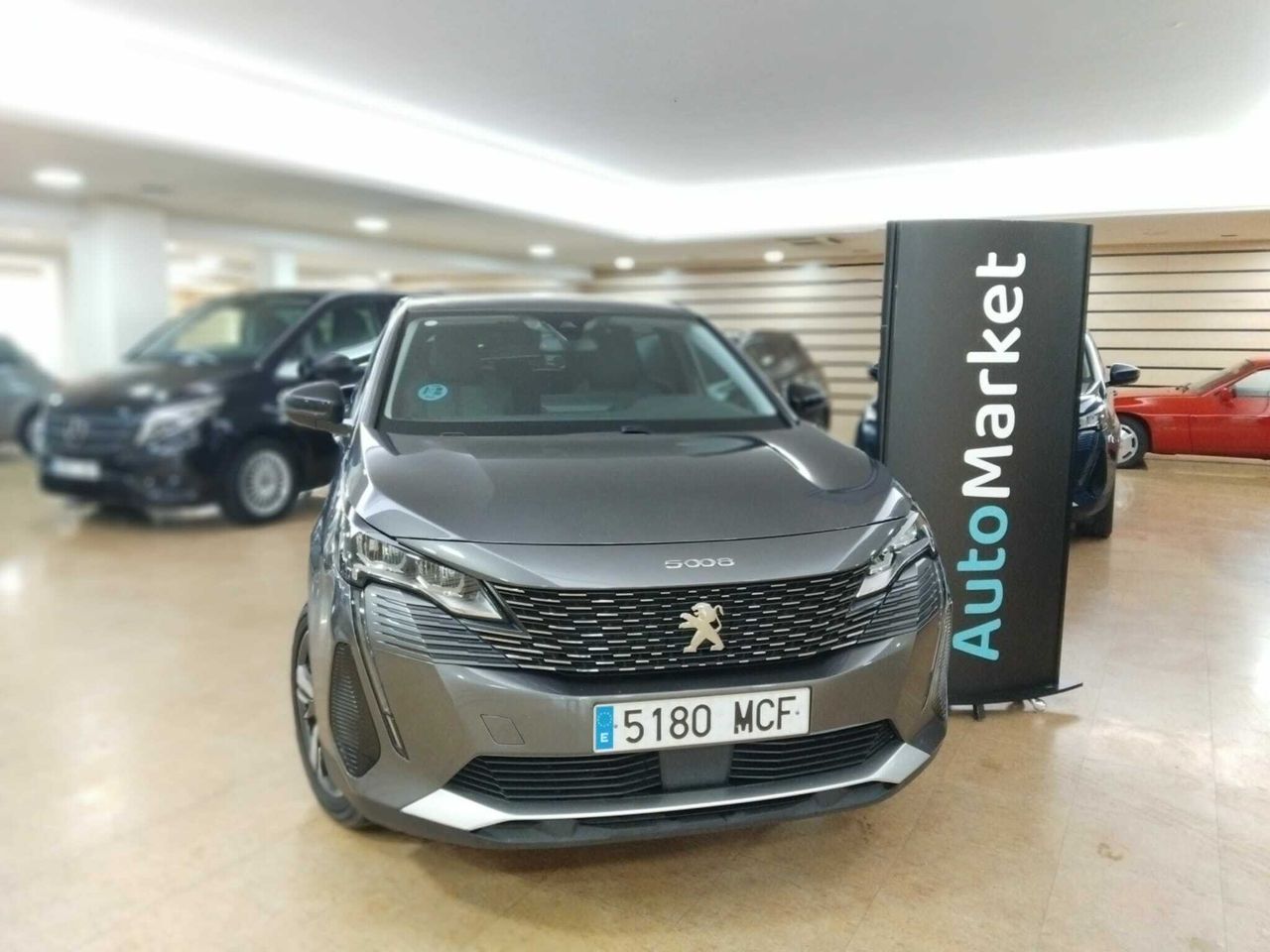 Peugeot 5008 ALLUR	1.2 PURETECH 96KW S&S ALLURE EAT8  - Foto 2