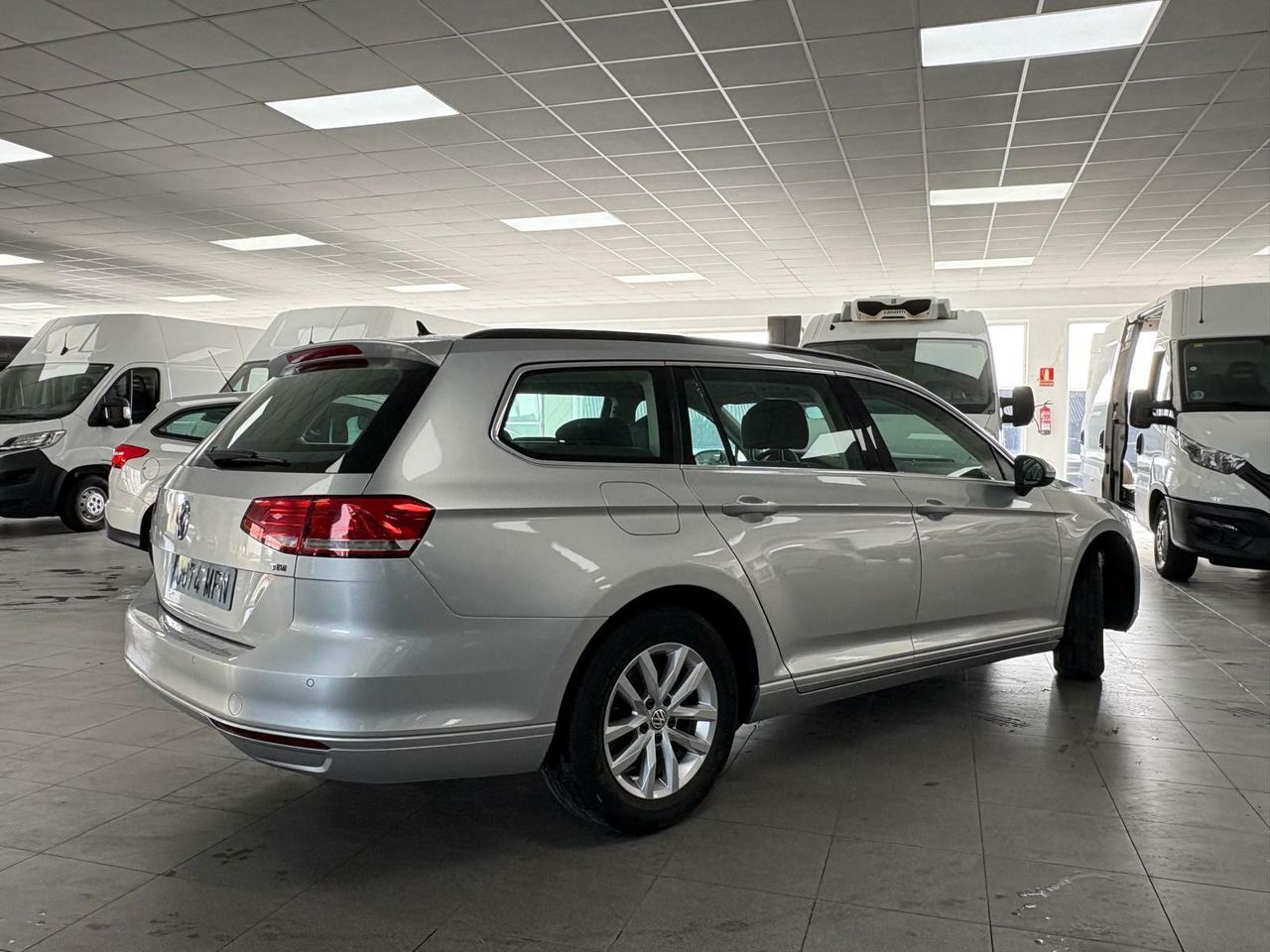 Volkswagen Passat 1.6 tdi VARIANT DSG  - Foto 2