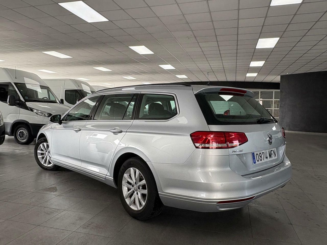 Volkswagen Passat 1.6 tdi VARIANT DSG  - Foto 2