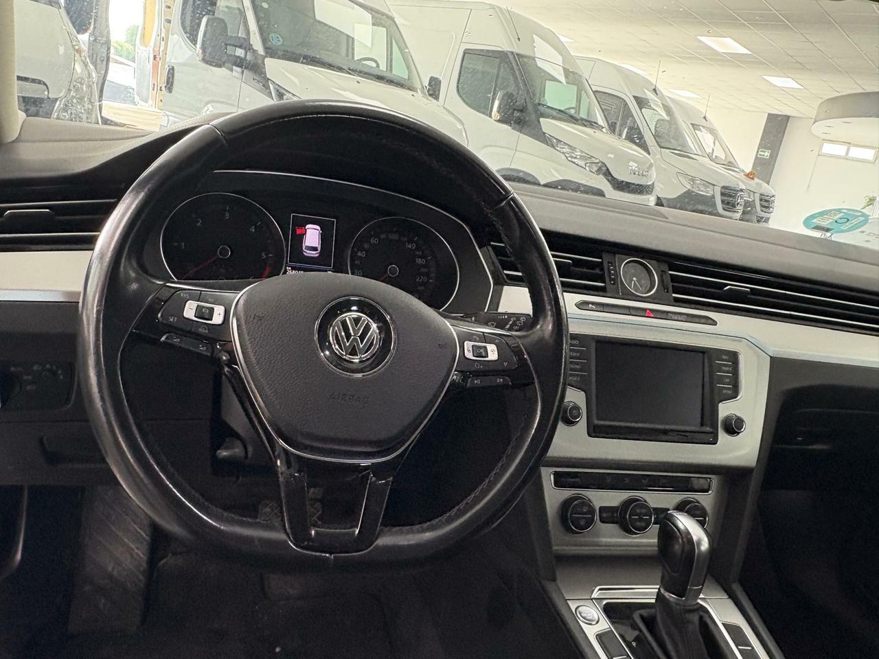 Volkswagen Passat 1.6 tdi VARIANT DSG  - Foto 2