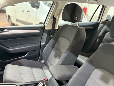Volkswagen Passat 1.6 tdi VARIANT DSG 