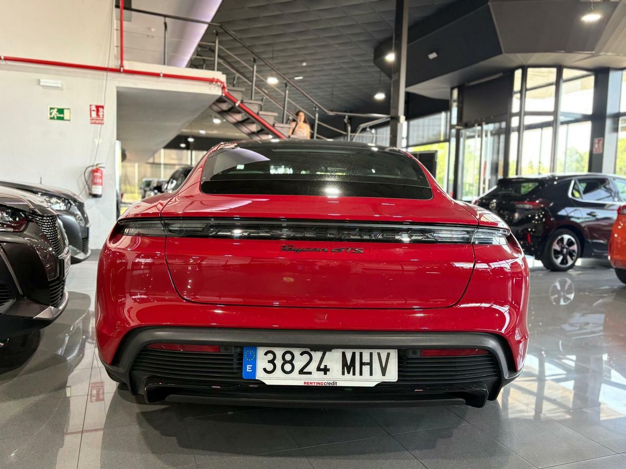 Porsche Taycan GTS 5 plazas GARANTIA AMPLIADA BATERIA 8 AÑOS - Foto 2