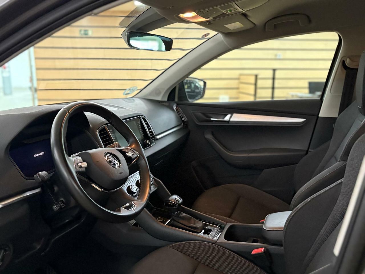 Skoda Karoq 1.5 TSI 110KW (150CV) DSG ACT AMBITION PACK DISEÑO PLUS^PACK MULTIMEDIA M^ - Foto 2