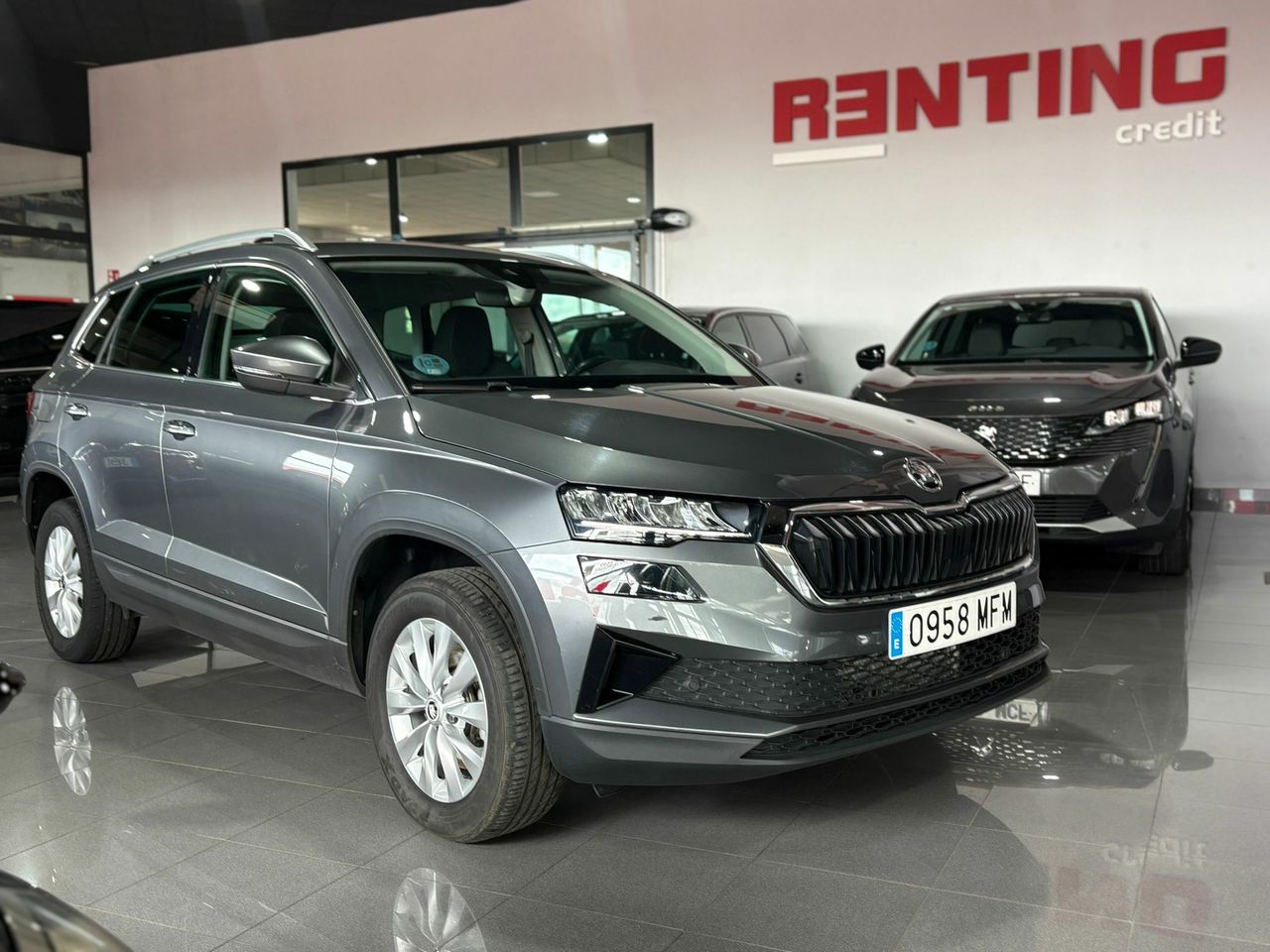 Skoda Karoq 1.5 TSI 110KW (150CV) DSG ACT AMBITION PACK DISEÑO PLUS^PACK MULTIMEDIA M^ - Foto 2