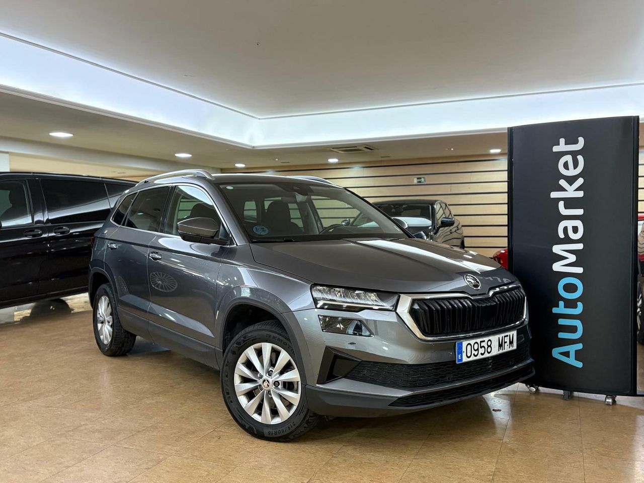 Skoda Karoq 1.5 TSI 110KW (150CV) DSG ACT AMBITION PACK DISEÑO PLUS^PACK MULTIMEDIA M^ - Foto 2