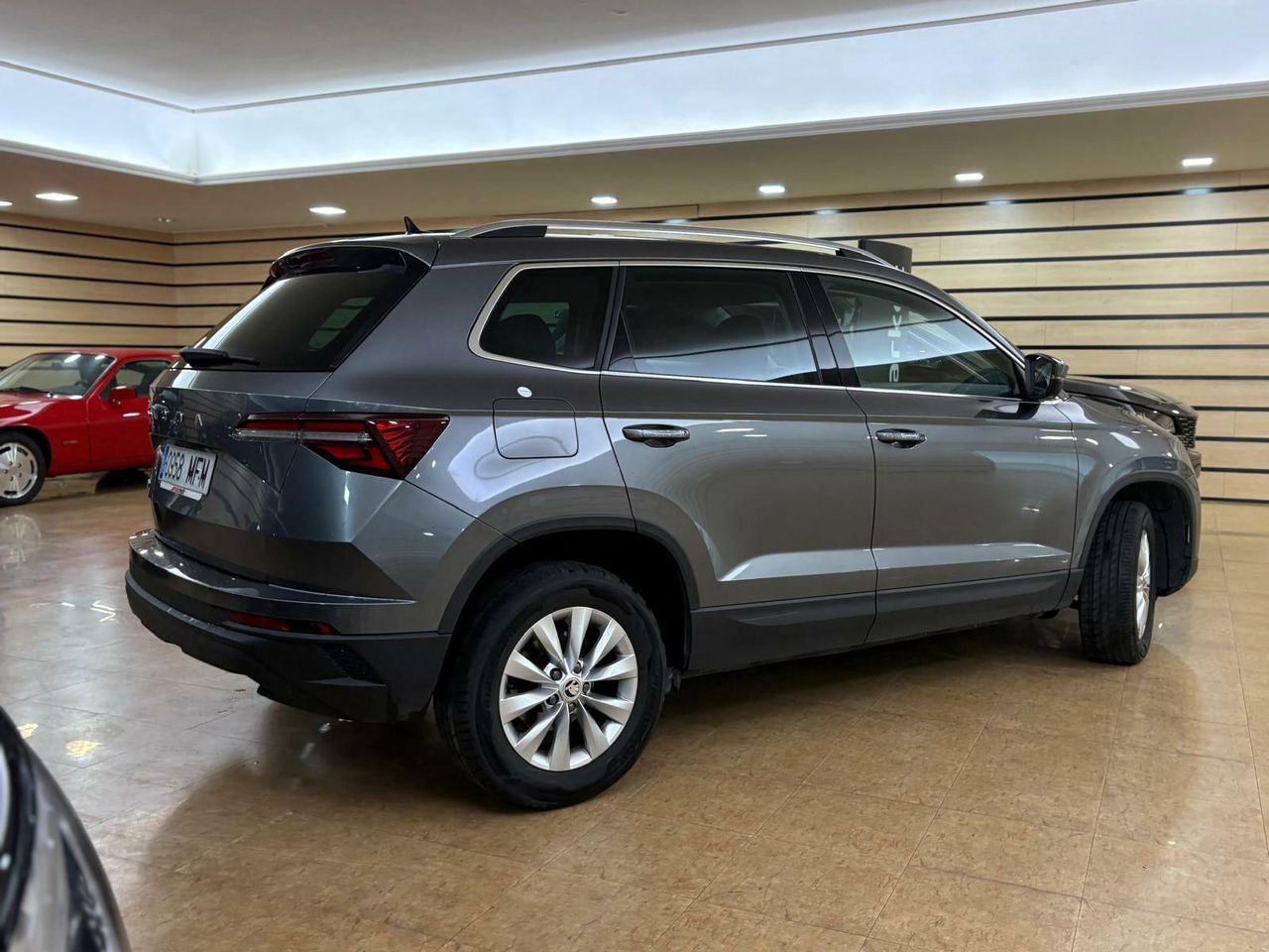 Skoda Karoq 1.5 TSI 110KW (150CV) DSG ACT AMBITION PACK DISEÑO PLUS^PACK MULTIMEDIA M^ - Foto 2