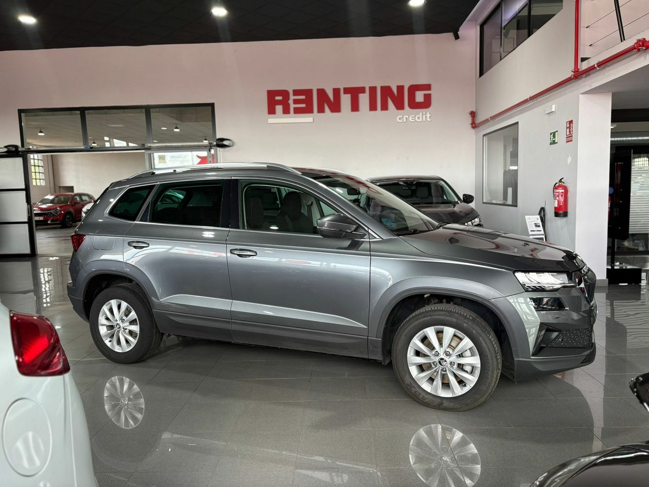 Skoda Karoq 1.5 TSI 110KW (150CV) DSG ACT AMBITION PACK DISEÑO PLUS^PACK MULTIMEDIA M^ - Foto 2