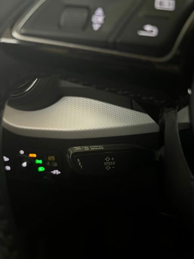 Audi Q2 1.0 TFSI Design LED-Xenon Navi Klima PDC ... 