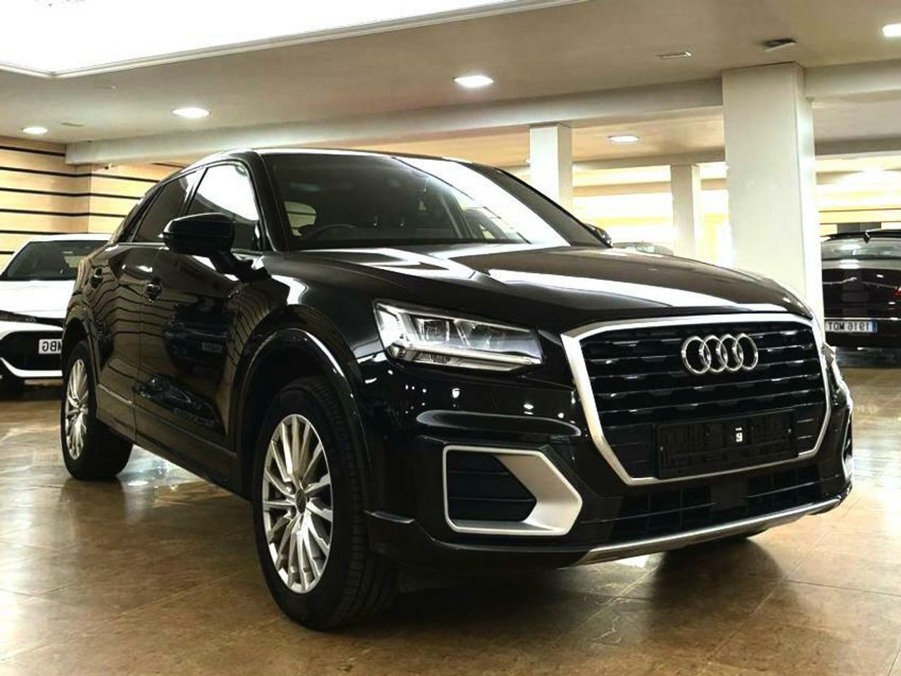 Audi Q2 1.0 TFSI Design LED-Xenon Navi Klima PDC ...  - Foto 2